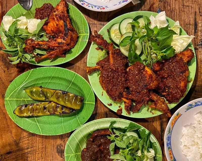 Ayam Bakar Artomoro